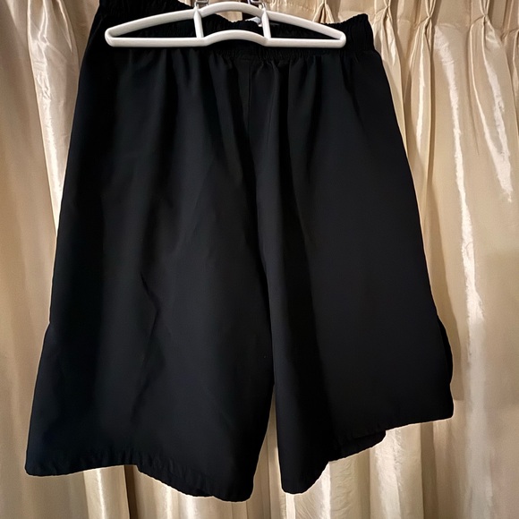 Nike Black Sports Shorts with Logo - Picture 2 of 4